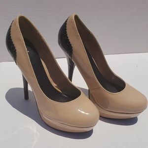 D BRAND NUDE PUMPS (SIZE 9)